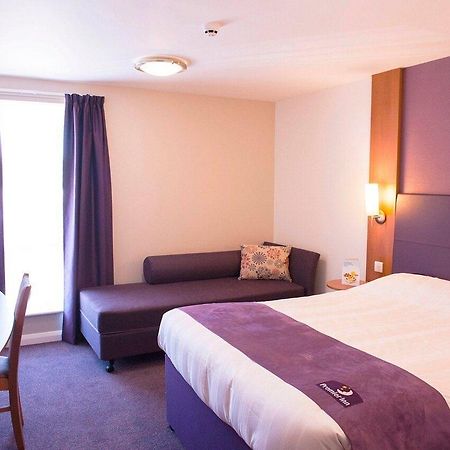 Premier Inn Burnley Bagian luar foto