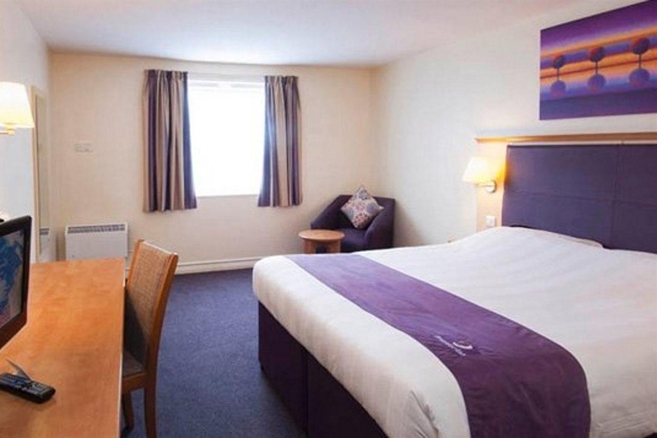 Premier Inn Burnley Bagian luar foto