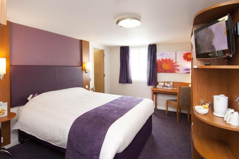 Premier Inn Burnley Bagian luar foto