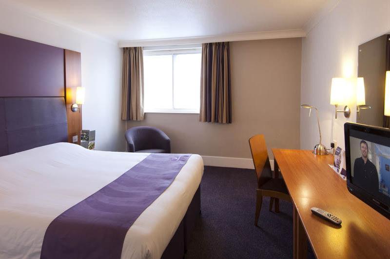 Premier Inn Burnley Bagian luar foto