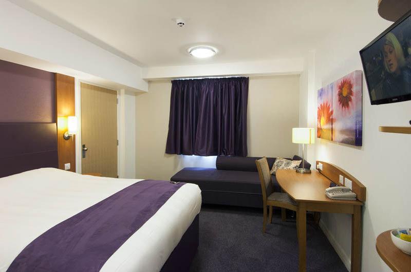 Premier Inn Burnley Bagian luar foto